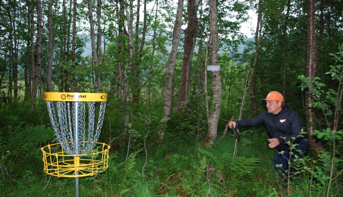 Sagdammen diskgolfpark har variert terreng Sagdammen diskgolfpark har variert terreng
