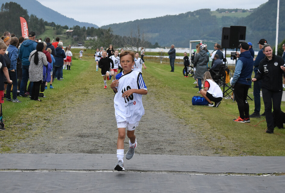 Niklas Holten (8) løp fra alle i Miniræta