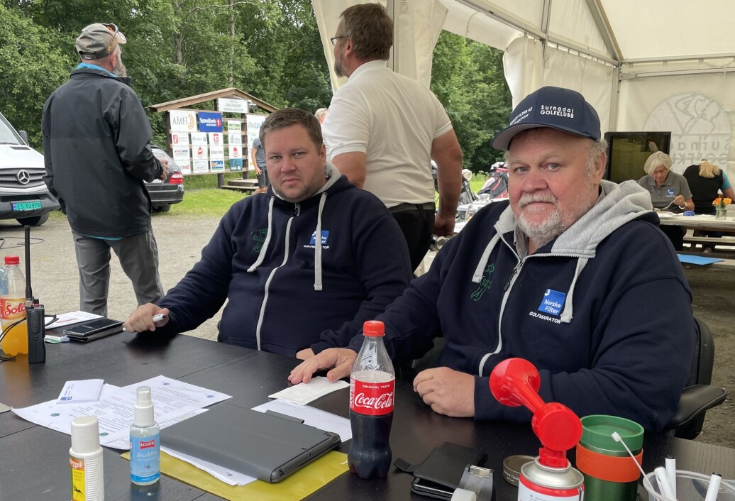 Arnstein Hilstad Garte (t.v.) og Emil Naterstad var to av de mange frivillige, som sørget for et godt arrangement lørdag. De to hadde stålkontroll både som sekretariat og mediekontakter under Surnadal Golf Maraton. Arnstein Hilstad Garte (t.v.) og Emil Naterstad var to av de mange frivillige, som sørget for et godt arrangement lørdag. De to hadde stålkontroll både som sekretariat og mediekontakter under Surnadal Golf Maraton.