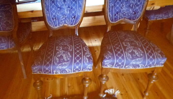 Fine stolar som antakeleg kom frå Brittannia i Trondheim. Fine stolar som antakeleg kom frå Brittannia i Trondheim.