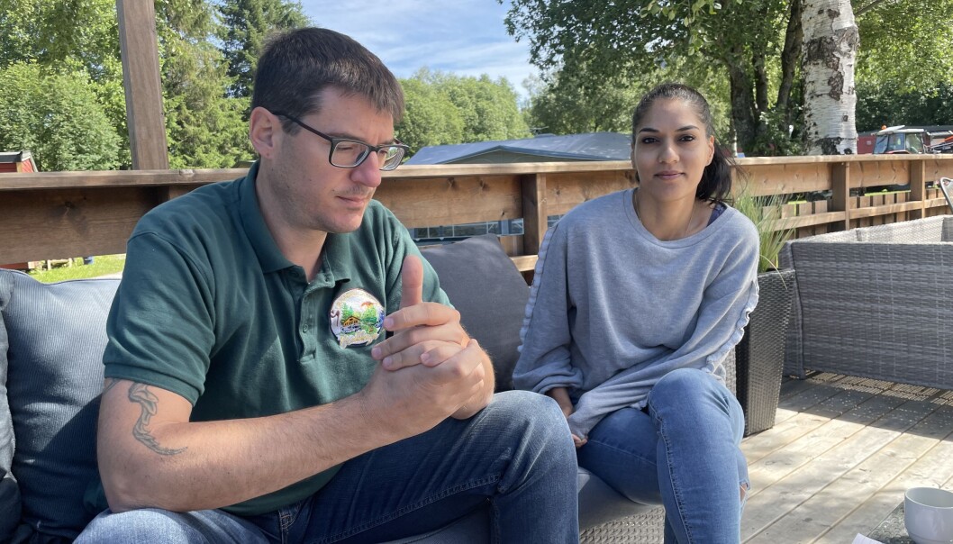 Gerald og Firdauce Grewe er klare på at det er campingdrift som er hovedinntekten deres, og at kundegrunnlaget vil falle bort dersom det skulle vært offentlig gangvei gjennom campingplassen. Gerald og Firdauce Grewe er klare på at det er campingdrift som er hovedinntekten deres, og at kundegrunnlaget vil falle bort dersom det skulle vært offentlig gangvei gjennom campingplassen.