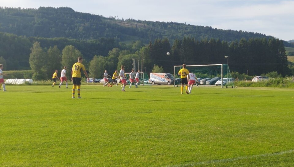 Stort oppmøte på herrelagets første fotballkamp