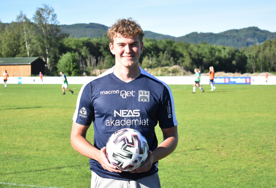 17-åringen fra Surnadal skal spille for Nordmøres beste fotballklubb
