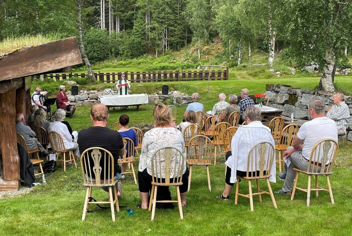 Søndag var det gudsteneste på Grendaplassen Søndag var det gudsteneste på Grendaplassen