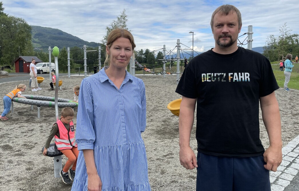 Berit Okstad, Surnadal kommune, og Steinar Skrøvseth, Sollid Mek. Berit Okstad, Surnadal kommune, og Steinar Skrøvseth, Sollid Mek.
