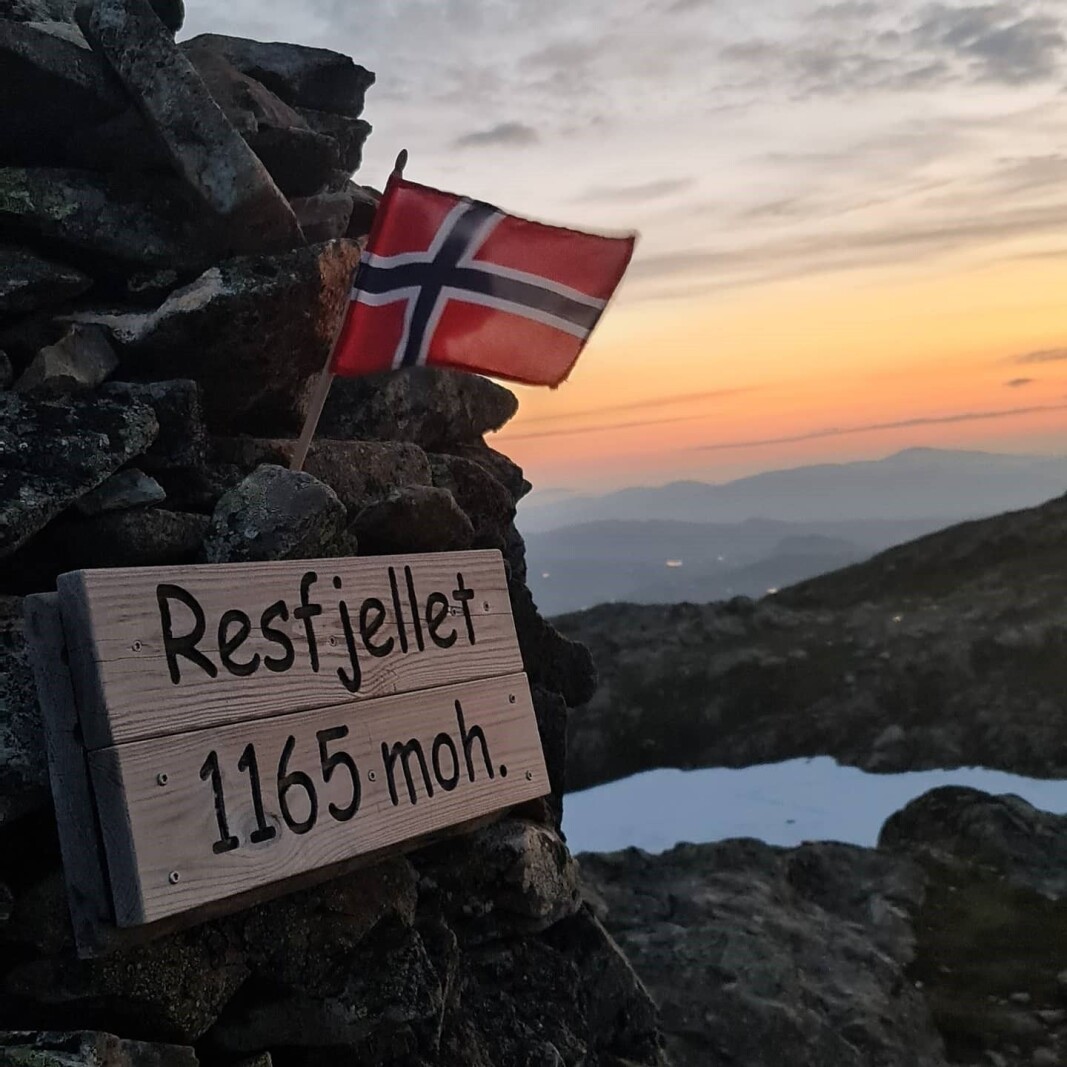 Resfjellet rundt midnattstider mandag kveld. Været var det ikke noe å klage på. Resfjellet rundt midnattstider mandag kveld. Været var det ikke noe å klage på.