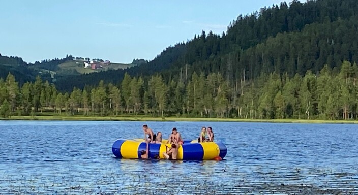 Trampolina ble tatt i bruk med en gang. Trampolina ble tatt i bruk med en gang.