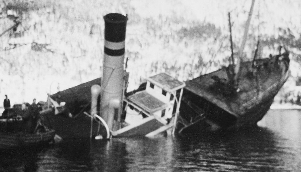 Dramatisk: Rutebåten «Statsraad Riddervold» forliste i Bøfjorden i mars 1944. Dramatisk: Rutebåten «Statsraad Riddervold» forliste i Bøfjorden i mars 1944.