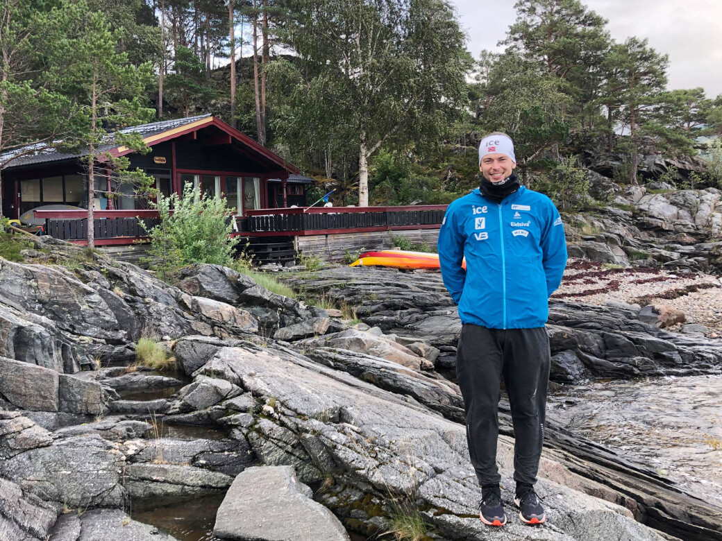 Sturla Holm Lægreid nyter ferien på hytta i Surnadal Sturla Holm Lægreid nyter ferien på hytta i Surnadal