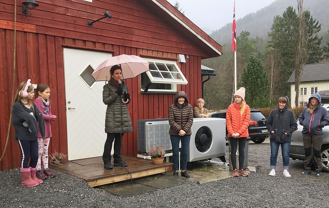 Fjøset er ombygd til senter for hundepleie. «Sarang Hundeterapi», leia av Maria Yoon Garthe, vart opna av stortingsrepresentant Jenny Klinge i november 2020. Fjøset er ombygd til senter for hundepleie. «Sarang Hundeterapi», leia av Maria Yoon Garthe, vart opna av stortingsrepresentant Jenny Klinge i november 2020.