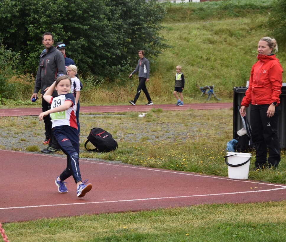 Studie av Mille i liten ball Studie av Mille i liten ball