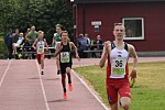 Magnus på oppløpet på 600m. Vi ser Sebastian kjemper pm tredjeplassen. Magnus på oppløpet på 600m. Vi ser Sebastian kjemper pm tredjeplassen.