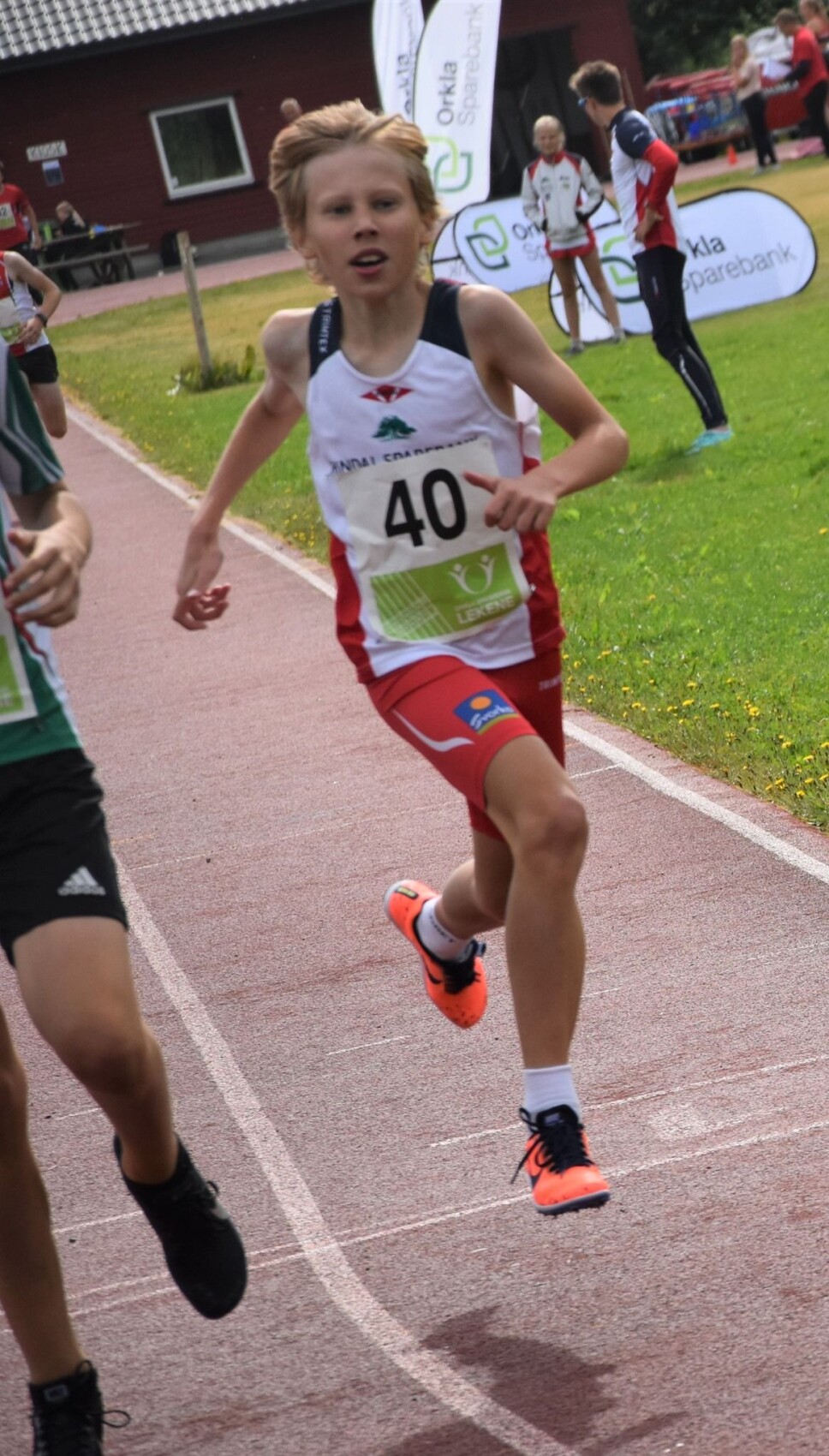 Sebastian i mål på 600m Sebastian i mål på 600m