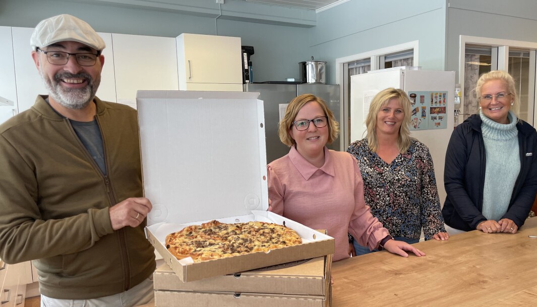 Lars Sæther (f.v.), Hilde Staveli Solli, Brit Røsand og Liv Dalsegg ønska ungdommane velkommen på pizzakveld torsdag. Lars Sæther (f.v.), Hilde Staveli Solli, Brit Røsand og Liv Dalsegg ønska ungdommane velkommen på pizzakveld torsdag.
