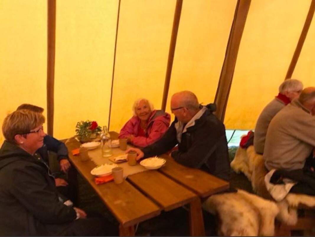 Regn og vind ute, koselig inne. Regn og vind ute, koselig inne.