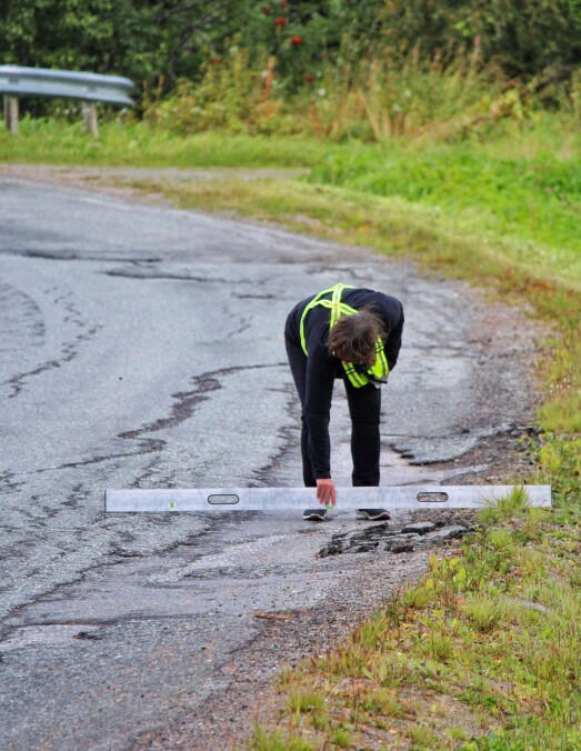 <p>Gøril Bakken i NAF avd Indre Nordmøre <br></p><p>forstår godt at dårlig vedlikeholdte veier gjør også jobben for brøyterne mer utfordrende.<br></p> <p>Gøril Bakken i NAF avd Indre Nordmøre <br></p><p>forstår godt at dårlig vedlikeholdte veier gjør også jobben for brøyterne mer utfordrende.<br></p>