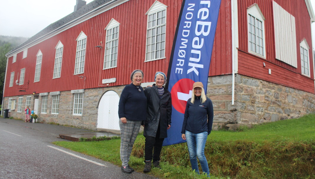 Initiativtakere Brit Dyrnes og Anita Land, her sammen med Liv Dalsegg fra hovedsponsor Sparebank 1 Nordmøre Initiativtakere Brit Dyrnes og Anita Land, her sammen med Liv Dalsegg fra hovedsponsor Sparebank 1 Nordmøre