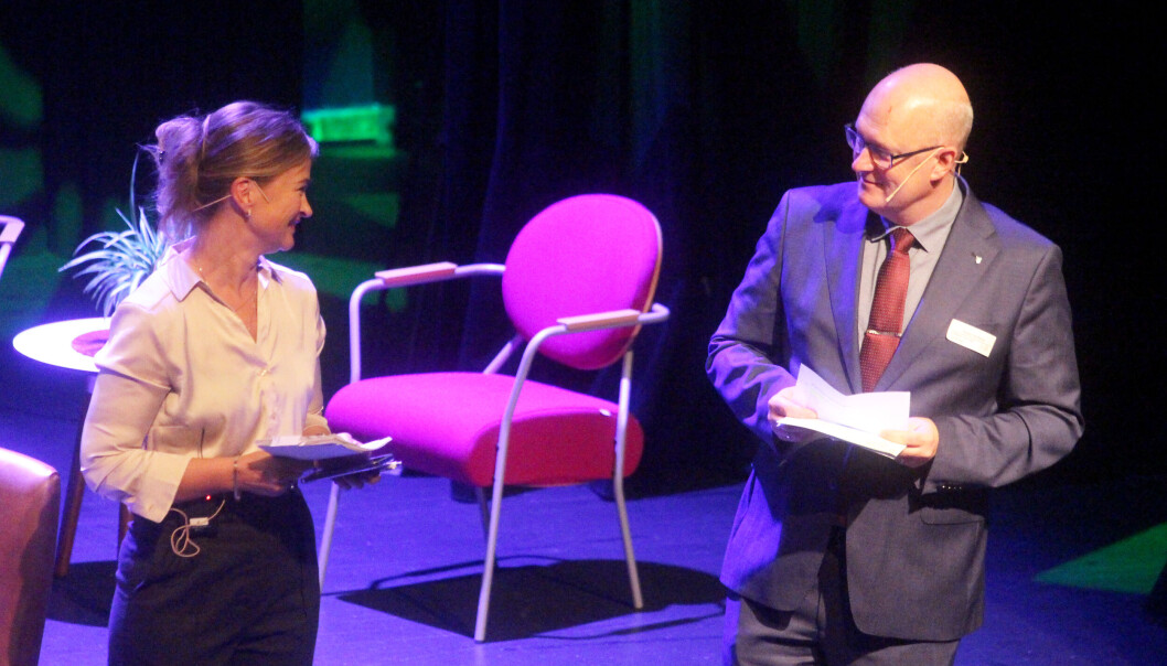 Konferansierane Margrethe Svinvik og Ståle Refstie, ordførarar i henhaldsvis Surnadal og Sunndal, losa publikum gjennom næringskonferansen Susu for framtida! tysdag. Konferansierane Margrethe Svinvik og Ståle Refstie, ordførarar i henhaldsvis Surnadal og Sunndal, losa publikum gjennom næringskonferansen Susu for framtida! tysdag.