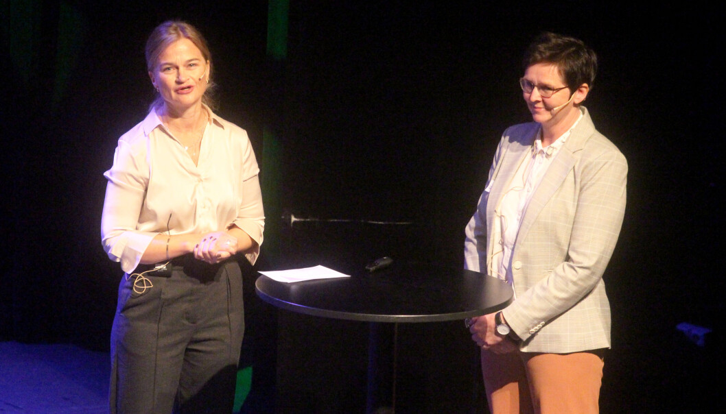 Ordførar og konferansier Margrethe Svinvik (t.v.) i samtale med Nina Torvik frå Opp & Ut. Ordførar og konferansier Margrethe Svinvik (t.v.) i samtale med Nina Torvik frå Opp & Ut.