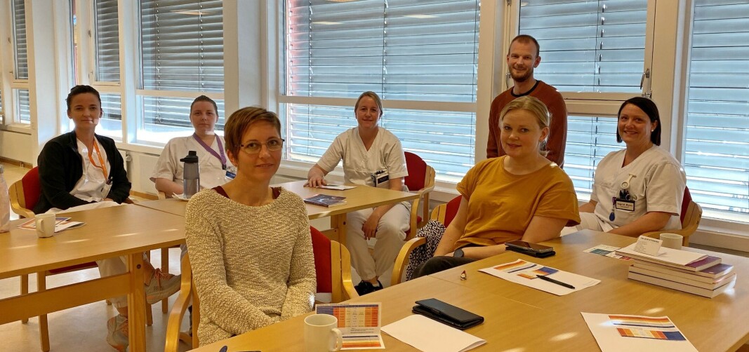 Sykepleiere på kurs. F.v. Malin Moe Sæter, Liv Randi Haltli, Kristin Anshus, Siv Anita Fosseide, Magnhild Bakk, Anders Moe Sæter og Ingrid Øyen. Sykepleiere på kurs. F.v. Malin Moe Sæter, Liv Randi Haltli, Kristin Anshus, Siv Anita Fosseide, Magnhild Bakk, Anders Moe Sæter og Ingrid Øyen.