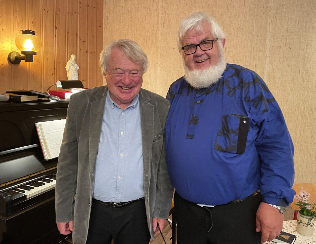 Musikkduoen Svein Volle (t.v., songsolist) og Gunnar Sødal (pianist) gav toneflukt over festen. Musikkduoen Svein Volle (t.v., songsolist) og Gunnar Sødal (pianist) gav toneflukt over festen.
