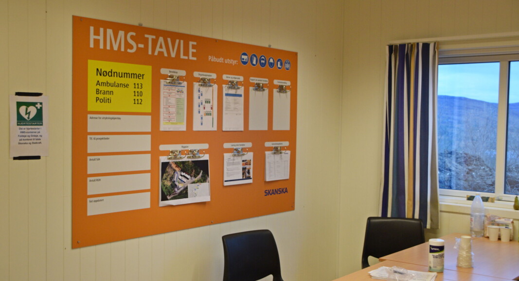 Informasjon til de ansatte, med blant annet HMS-tavle, på spiserommet. Informasjon til de ansatte, med blant annet HMS-tavle, på spiserommet.