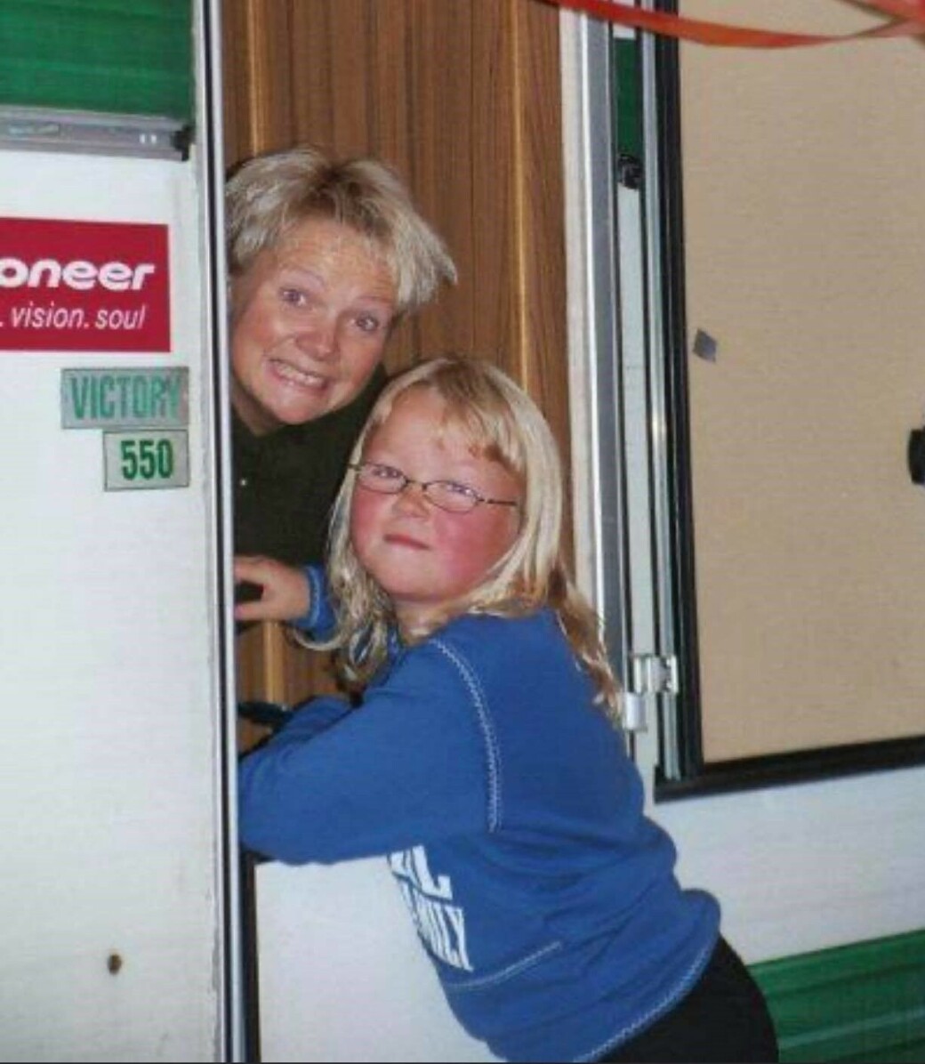 Line hadde en fin barndom, og har mange gode minner fra årene hun fikk sammen med sin mamma Eva Line hadde en fin barndom, og har mange gode minner fra årene hun fikk sammen med sin mamma Eva