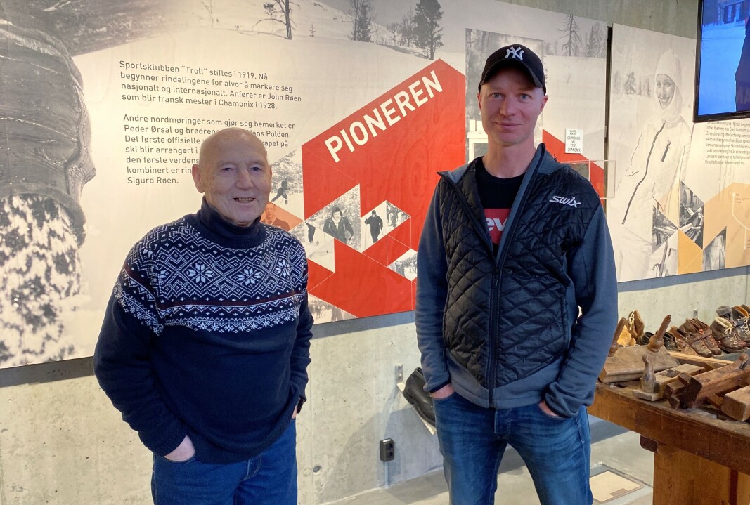 Lars Norli has a lot to tell Sigurd Røen jr.  (right), who has the same name as his grandfather.