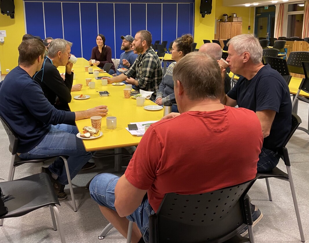 Trivelig prat og god stemning rundt frokostbordet. Trivelig prat og god stemning rundt frokostbordet.
