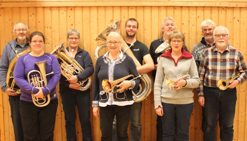 (Bakerst f. v.) Sigfred Gravvold, Greta Hoset, Frode Sæterbø, Ole Håndstad og Bjørn Stomsvik.(Foran f. v.) Nina Renate Erstad Stavem, Eli Berg, Mari Anne Gram Eggestøl Husby og Erik L. Moen. Heidi Gjelten var hjemme fra øving, men blir forhåpentligvis med på konsertene.