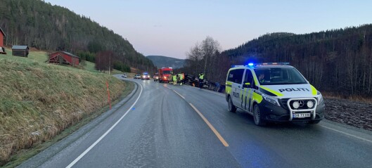 Lastebil kjørte av vegen på fv65 ved Skjervøyan - vær OBS på glatt føre