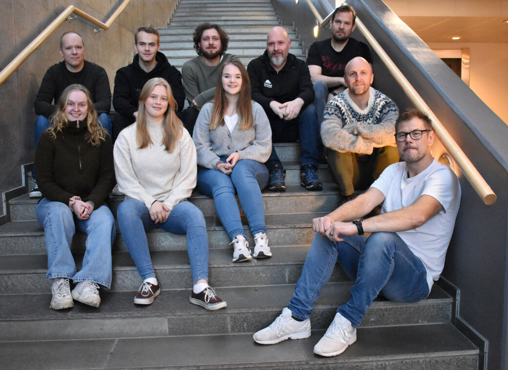 Bakerst fra venstre: Rune Dalager, Torstein Snekvik, Olav Nergård Tørset, Rolv Paulsen og Ola Langli. Foran fra venstre: Pernille Torvik Kvande, Gunn Astrid Hove, Lisa Botteri Flostrand, Torbjørn Kvande og Karstein Mauset. Bakerst fra venstre: Rune Dalager, Torstein Snekvik, Olav Nergård Tørset, Rolv Paulsen og Ola Langli. Foran fra venstre: Pernille Torvik Kvande, Gunn Astrid Hove, Lisa Botteri Flostrand, Torbjørn Kvande og Karstein Mauset.