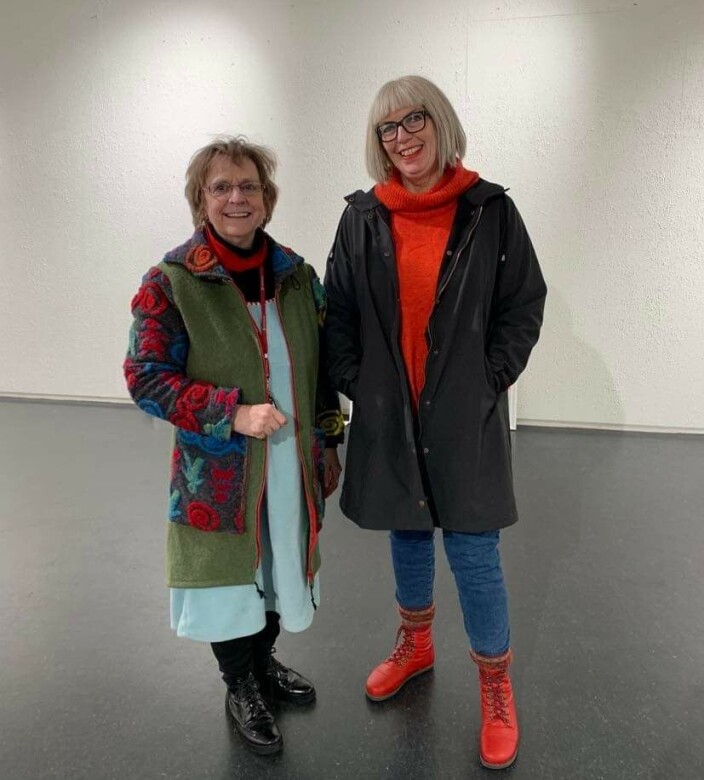 Coby Omvlee og Margit Langli Wiik er to av de som stiller ut i Tussmørkret Coby Omvlee og Margit Langli Wiik er to av de som stiller ut i Tussmørkret