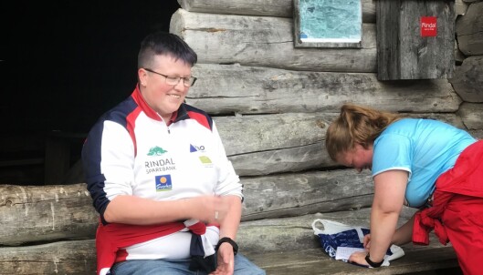 Kristine Jacobsen og Ida Kaspara Hyttebakk ved Svartvassløa. Kristine Jacobsen og Ida Kaspara Hyttebakk ved Svartvassløa.
