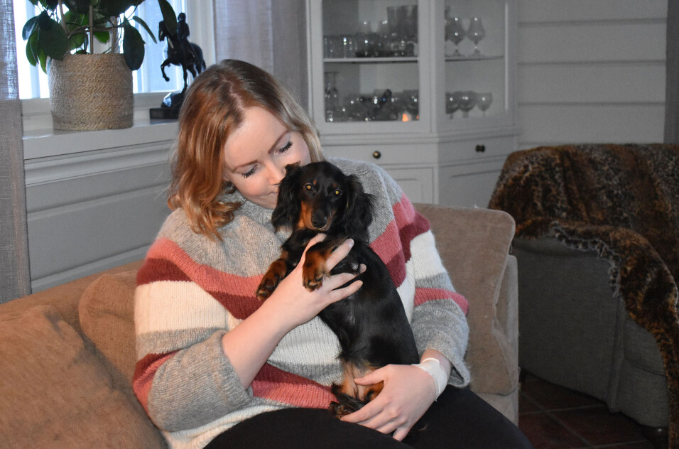 Heidi sammen med valpen Tali