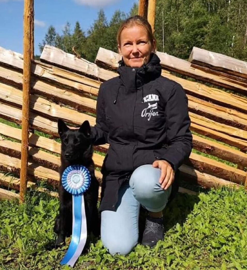 Monica Settemsdal fra Surnadal. Hun startet allerede som 10-åring, da var hun på storviltjakt i lag med far sin, Svein Settemsdal. Interessen har vokst, og i 2021 tok Monica jegerprøven og felte sin første hjort, en 9-spiring. Monica Settemsdal fra Surnadal. Hun startet allerede som 10-åring, da var hun på storviltjakt i lag med far sin, Svein Settemsdal. Interessen har vokst, og i 2021 tok Monica jegerprøven og felte sin første hjort, en 9-spiring.