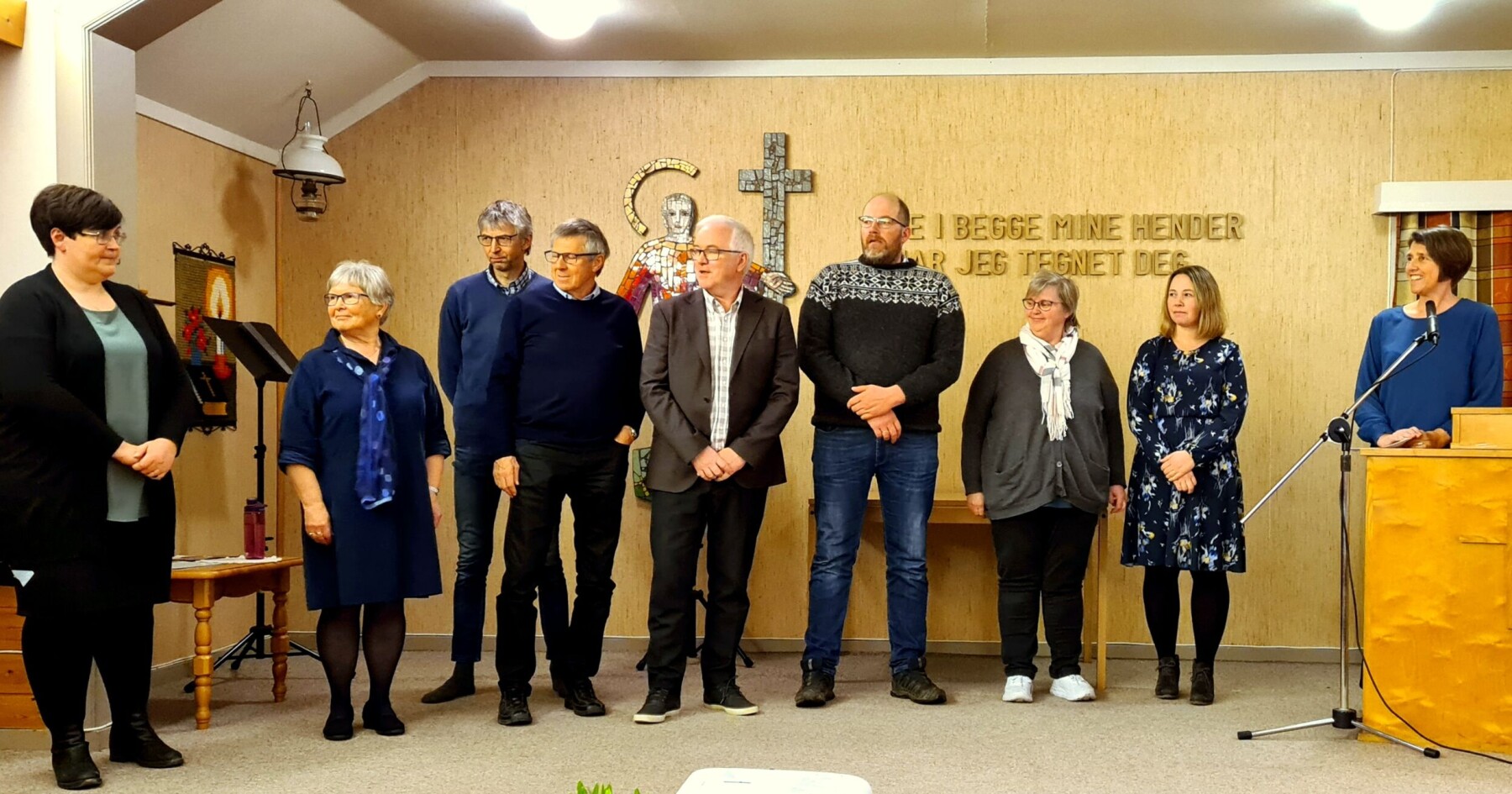 Dei som var tilstades frå Rindal sokneråd, f.v.: Vibeke Langli, Ingeborg Landsem, John Bendik Møkkelgård, Bård Magne Sande, Leif Ove Grytbakk, Lars Langli, Anne-Kari Brødreskift, Marie Løfald Hønsvik og Arnhild Foseide Fagerholt. Dei som var tilstades frå Rindal sokneråd, f.v.: Vibeke Langli, Ingeborg Landsem, John Bendik Møkkelgård, Bård Magne Sande, Leif Ove Grytbakk, Lars Langli, Anne-Kari Brødreskift, Marie Løfald Hønsvik og Arnhild Foseide Fagerholt.