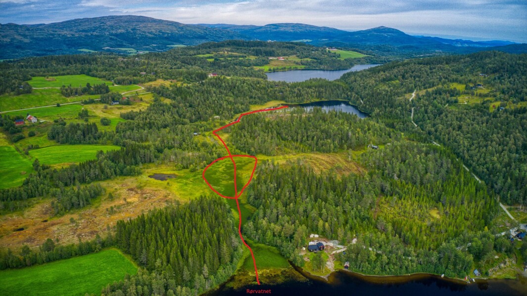 Her er kanalen markert med rødt. Her er kanalen markert med rødt.