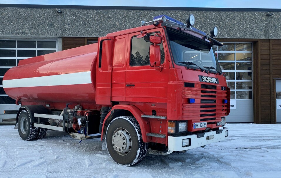 Tankbilen har vært i Rindal kommunes eie i 15 år. Nå skal den til Ukraina.