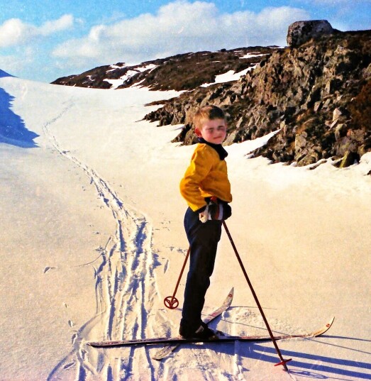 Håvard Storås, ca 7 år mellom Gaddfjellet og Litjtrollhøtta. Kanskje ga denne turen inspirasjon til drømmen om å gå Norge på langs. Håvard Storås, ca 7 år mellom Gaddfjellet og Litjtrollhøtta. Kanskje ga denne turen inspirasjon til drømmen om å gå Norge på langs.