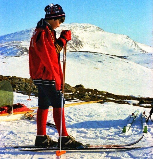 Kristin Storås, snart 11 år, Oslojente påskeferie i Rindal og på skitur i Trollheimen, Bolmtrollhøtta i bakgrunnen. Kristin Storås, snart 11 år, Oslojente påskeferie i Rindal og på skitur i Trollheimen, Bolmtrollhøtta i bakgrunnen.