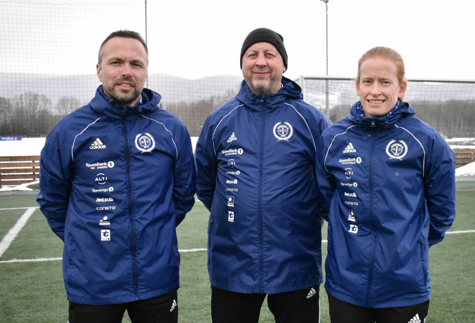 Kjetil Rønning, Bjørn Gjeldnes og Ingvild Berg er tre av fire i trenerteamet. Sverre Fiske var ikke til stede da bildet ble tatt.