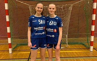 Synne og Hedda debuterte på seniorlaget i sesongens siste bortekamp