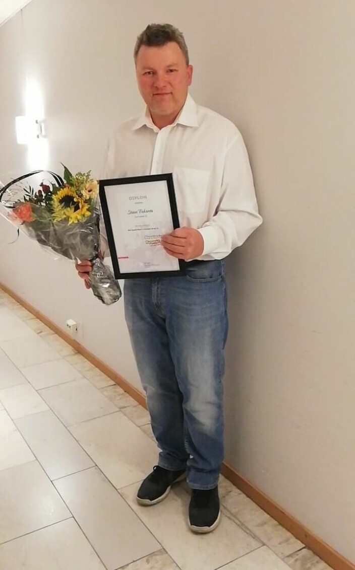 Stian fikk i 2019 utdelt prisen som Årets ildsjel av Norges Håndballforbund region nord
