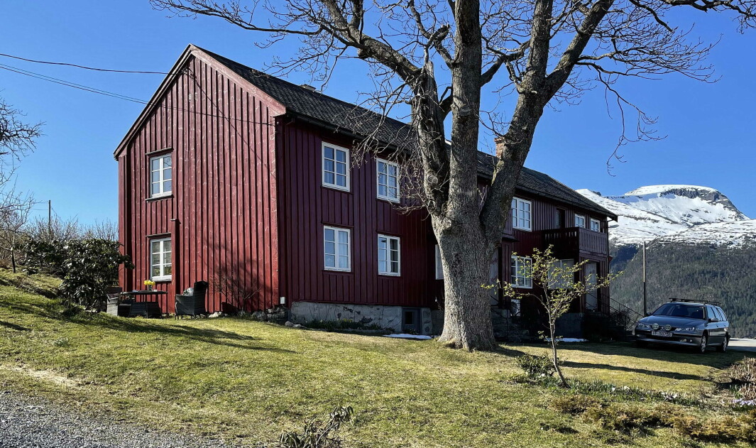 Nistu Taknes – gard med rike historiske tradisjonar. Nistu Taknes – gard med rike historiske tradisjonar.