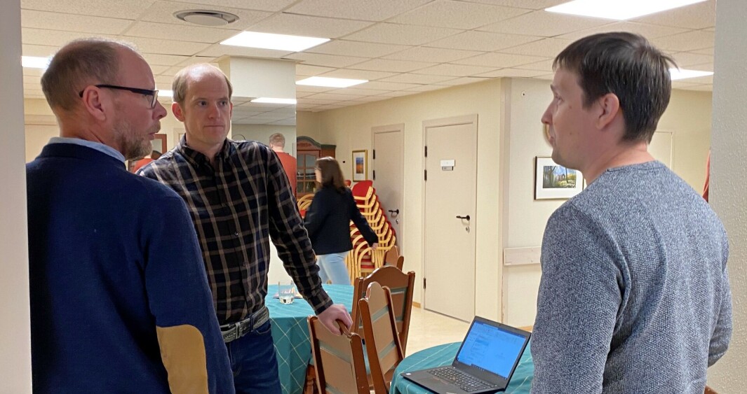 Kommunedirektør Mons Otnes, Lars Moholdt fra Svorka og økonomisjef Henning Andersen. Kommunedirektør Mons Otnes, Lars Moholdt fra Svorka og økonomisjef Henning Andersen.