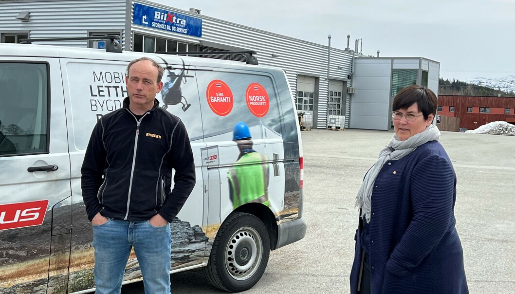 Martin Rise, daglig leder hos Letthus, sammen med ordfører Vibeke Langli. Martin Rise, daglig leder hos Letthus, sammen med ordfører Vibeke Langli.
