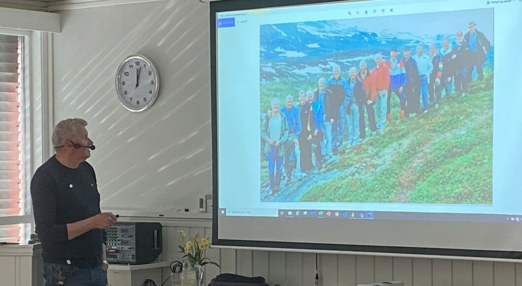 Terje By vise et bilde av skiveteraner samlet på Vianvåg i Vågå. Bildet er med i boka om Landsem-ski. Ti av veteranene på bildet er NM-vinnere på Landsem-ski, det er Ole Ellefsæter, Gjermund Eggen, Reidar Hjermstad, Magne Mymo, Johs Harviken, Harald Grønningen, Erling Steineide, Lorns Skjermstad, Sverre Stensheim og Oddmund Jensen. Terje By vise et bilde av skiveteraner samlet på Vianvåg i Vågå. Bildet er med i boka om Landsem-ski. Ti av veteranene på bildet er NM-vinnere på Landsem-ski, det er Ole Ellefsæter, Gjermund Eggen, Reidar Hjermstad, Magne Mymo, Johs Harviken, Harald Grønningen, Erling Steineide, Lorns Skjermstad, Sverre Stensheim og Oddmund Jensen.