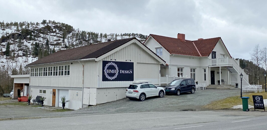 HMH Design ligger rett ved fv65 på Rindalsskogen. HMH Design ligger rett ved fv65 på Rindalsskogen.