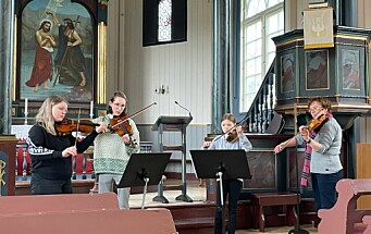 Minikonsert med unge musikantar i Øye kyrkje